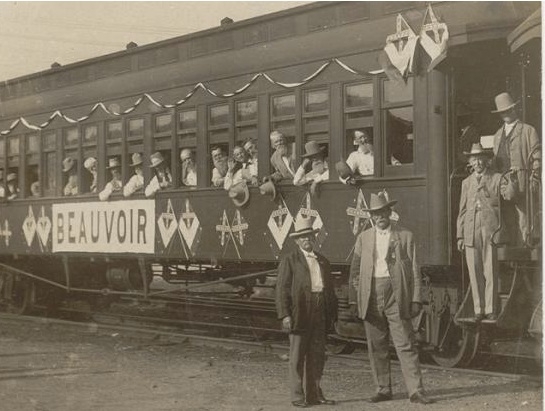 Beauvoir veterans arriving at Gettysburg reunion, 1913